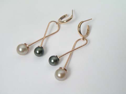 akoya pearls with tahitian pearls earrings